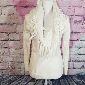 NEW YORK & CO CREAM METALLIC KNIT NECK SWEATER